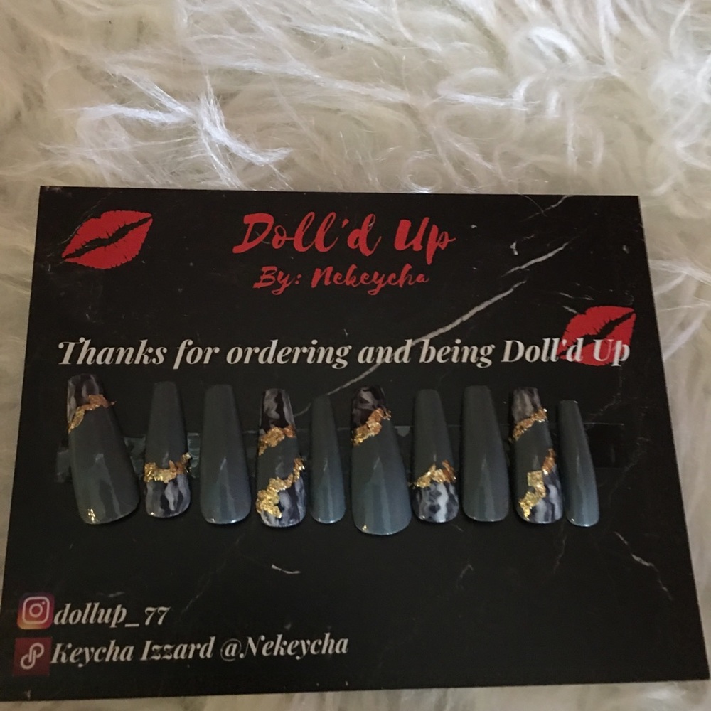 Press on nails